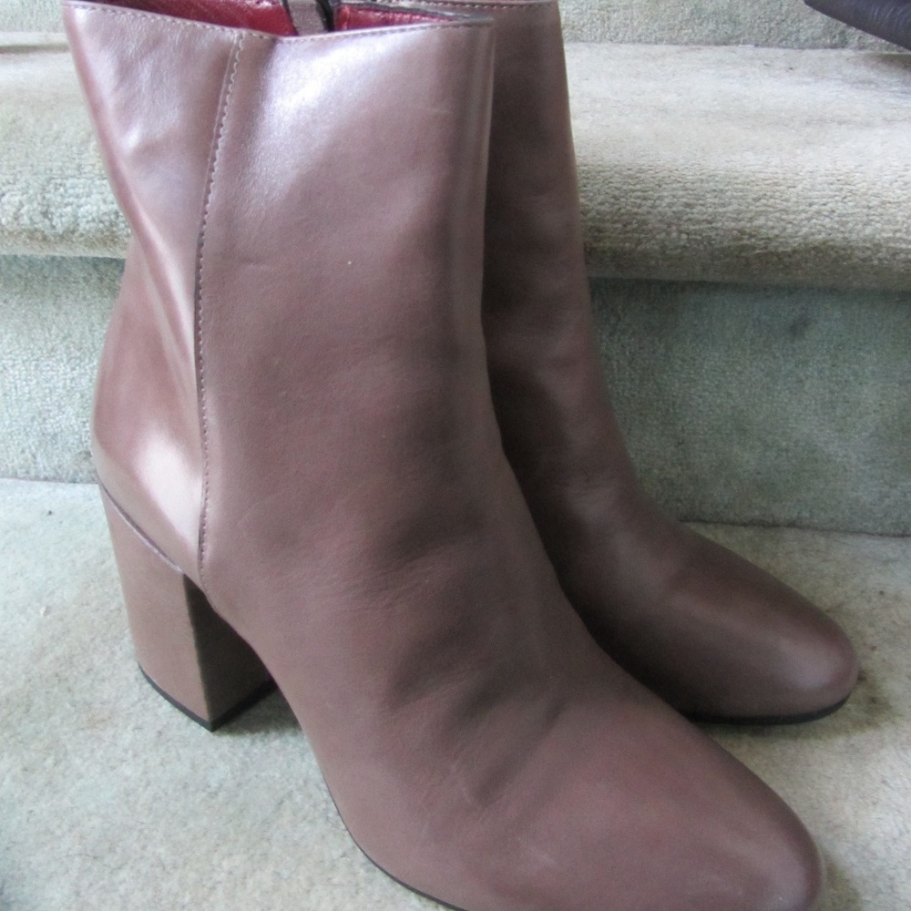 BRAWN'S ITALY KHAKI TAN LEATHER BOOTIES SZ 10 NWOT